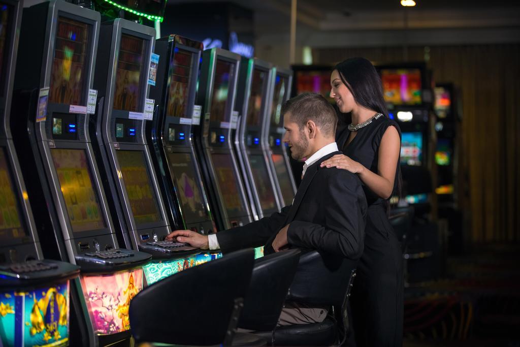 クイーンコ ホテル ＆ カジノ シアヌークビル エクステリア 写真